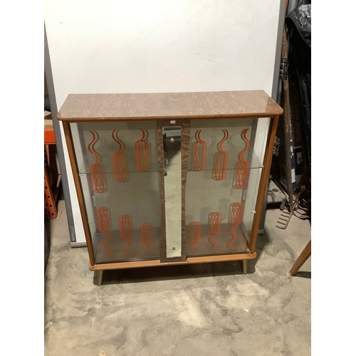 341 - Funky retro drinks cabinet