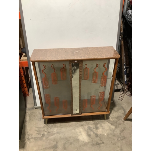 341 - Funky retro drinks cabinet