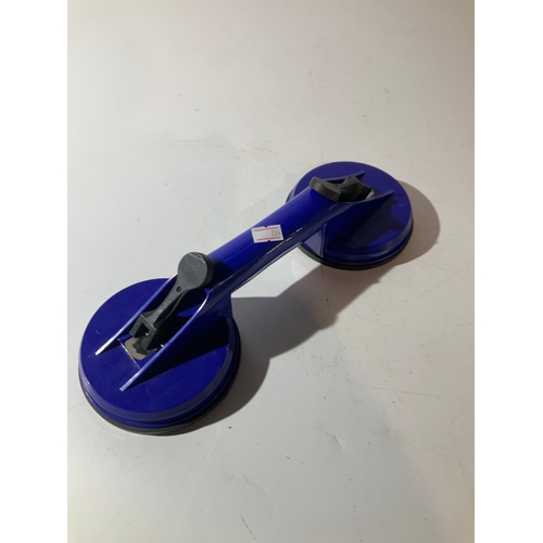 399 - Glass suction cup holder