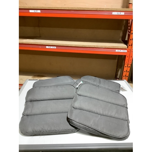 293 - 4x Patio furniture seat cushions