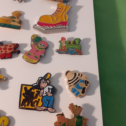 5 - Quantity of pin badge characters including Disney.