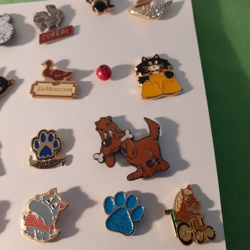 22 - Collection of mostly animal and animal related pin badges.