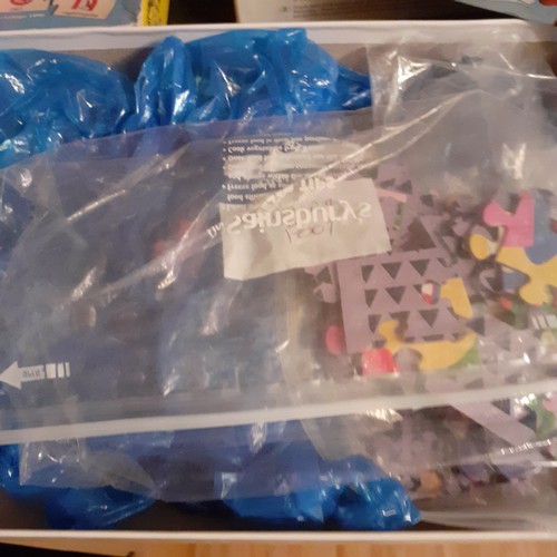 35 - Quantity of childrens jigsaw puzzles. Most pieces bagged up so should be complete.