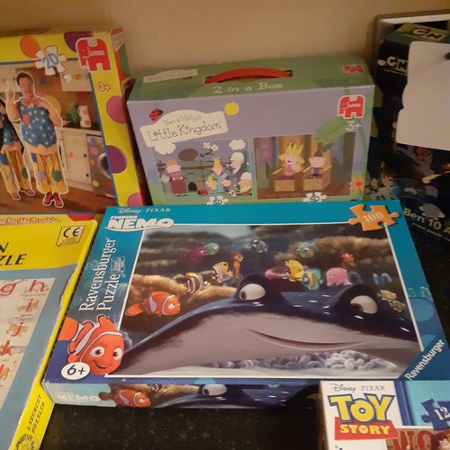 35 - Quantity of childrens jigsaw puzzles. Most pieces bagged up so should be complete.