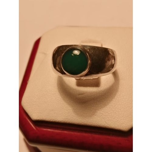 23A - Silver ring set with single green gemstone 3.53 grams Size O