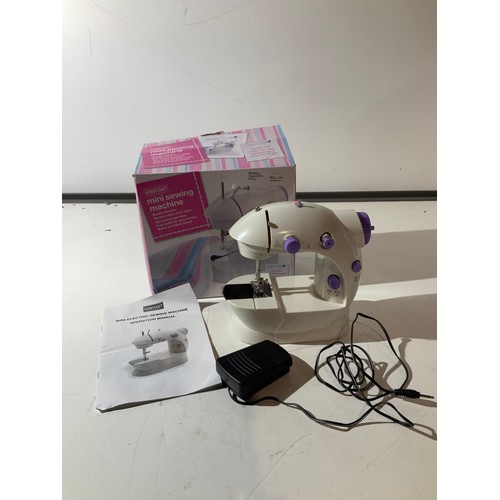 111 - Hobby craft mini sewing machine battery operated