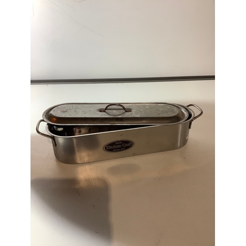 220 - Stainless steel fish poacher/kettle