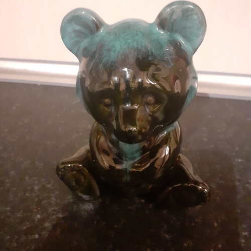 43 - Vintage blue mountain pottery bear