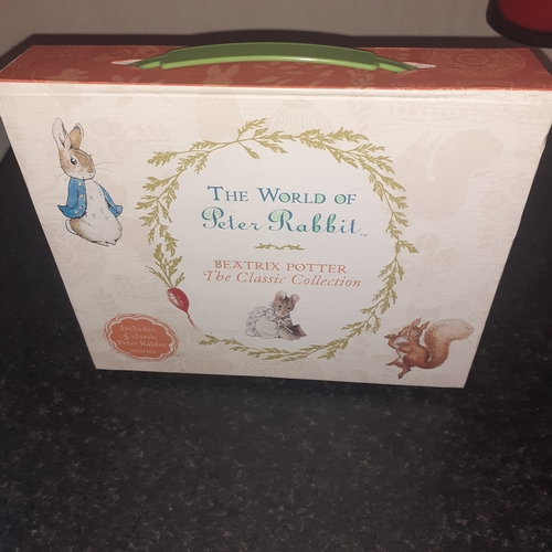 4 - Books. Boxset. Peter rabbit. Box showing wear, books immaculate.