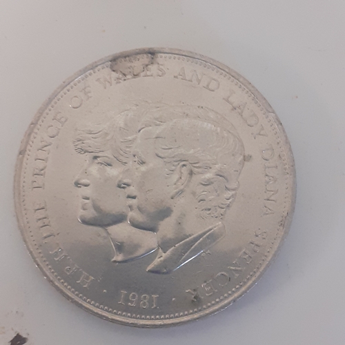 25 - 6 x commerative crown coins. 2 x Queen mother 1980 and 4 x Charles and Diana 1981.