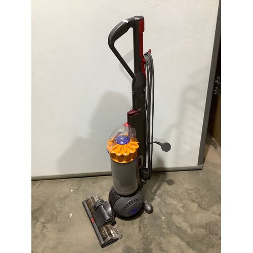 195 - Dyson DC40 vacuum cleaner - working in