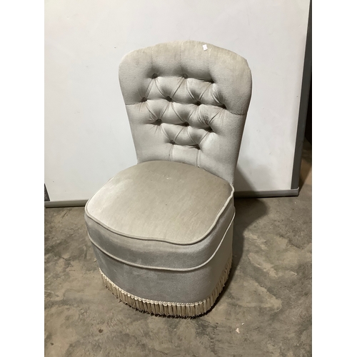 382 - Bedroom upholstered chair