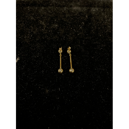 24B - 9k gold drop earrings 1.9g