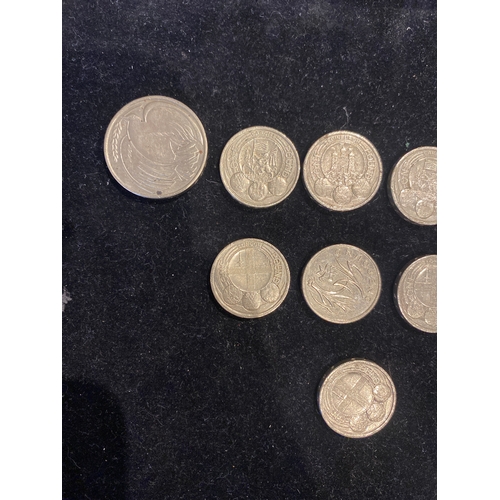 39B - 9x old £1 coins & 1x old £2 coin inc St John’s Chapel