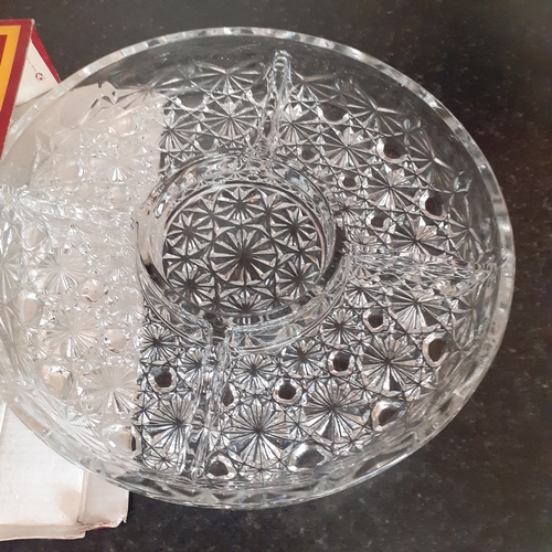 67 - Luxhem de veropa vintage hor's d'oeuvres glass dish. Boxed with no damage.