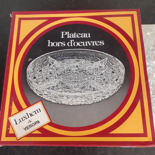 67 - Luxhem de veropa vintage hor's d'oeuvres glass dish. Boxed with no damage.