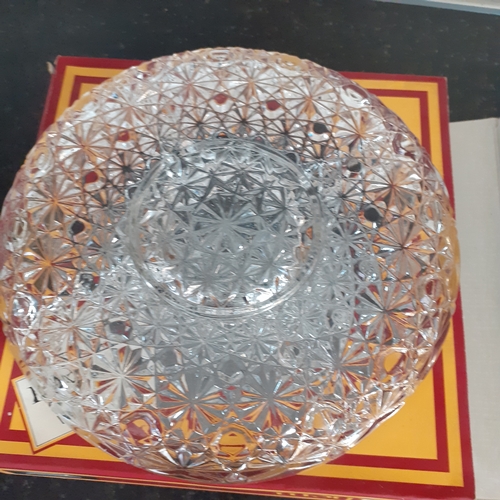 67 - Luxhem de veropa vintage hor's d'oeuvres glass dish. Boxed with no damage.