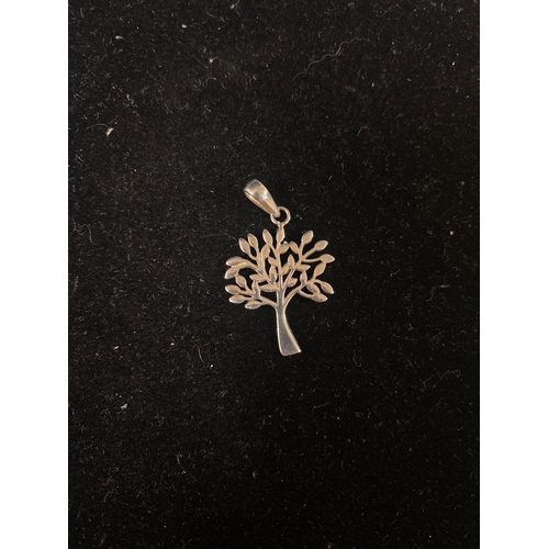 25B - Silver 925 tree pendant 1.8g