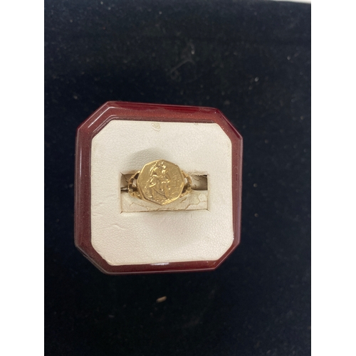 27B - 9ct gold St Christopher’s ring Size J 2.7g