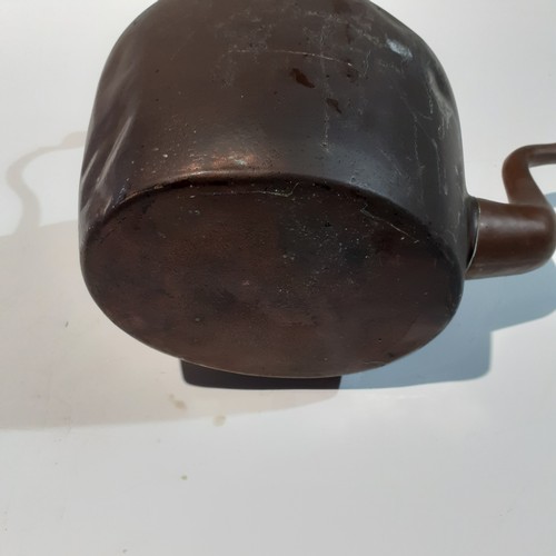 138 - Vintage copper kettle. Weight approx 1.5 kg