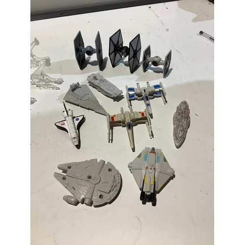 89A - Collection of miniature Hot Wheels Star Wars die cast star ships with stands