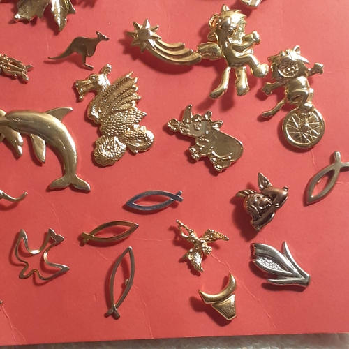 1 - Quantity of metal pin / lapel badges. Mostly gold colour metal, various designs