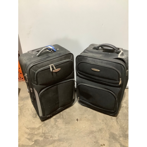 215 - 2x travel cases