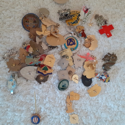 22 - Quantity of pin badges with no backs