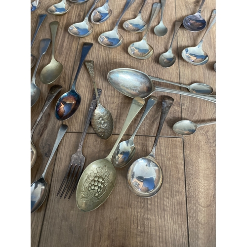 176A - Large quantity of silver plated EPNS & potentially silver stamped spoons