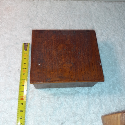 15 - 2 lovely sold wood items. A hinged lidded box with suede lining and a solid beaker type receptacle. ... 