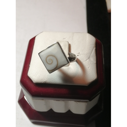 22A - Silver ring set with swirl design enamel 3.03 grams Size M