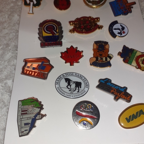 30 - A quantity of pin/lapel collectable badges. Lots from  other countries and organisations.