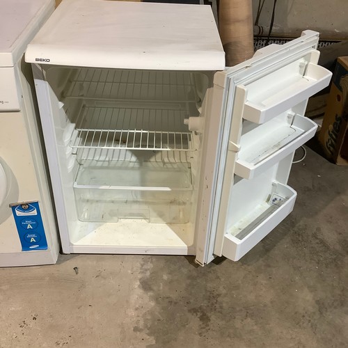 478 - Beko refrigerator