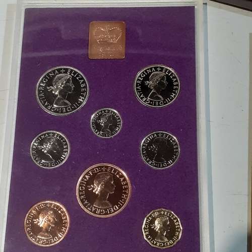 40 - Coinage of Great Britain and NI. 1970 pre decimal proof coin set plus a commerative crown