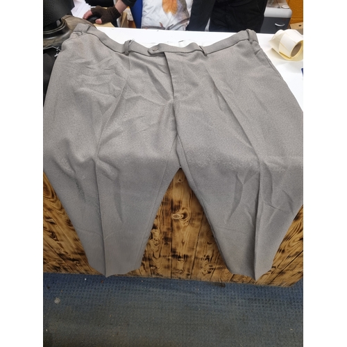 138B - 2 new pairs of new trousers 46