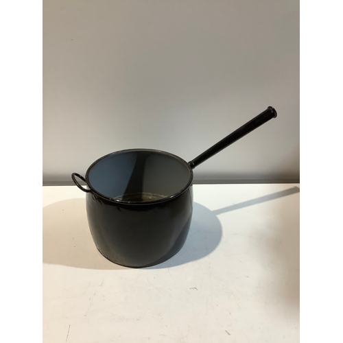 5 - Large 27cm diameter enamel cooking pot with long handle