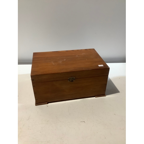 25 - Wooden box with sewing contents - 30x20cm