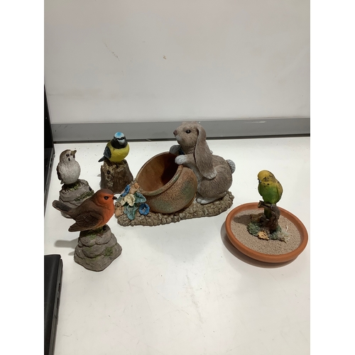 92 - Ceramic small ornaments of mainly birds - some chirp