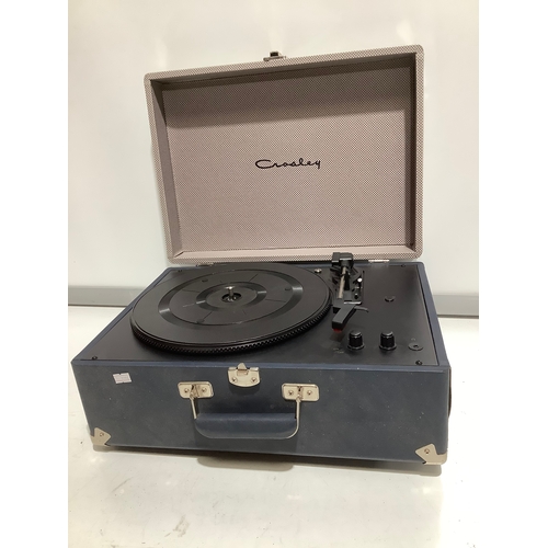 499 - Vintage Crosley turntable