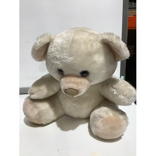 516 - Large white teddy bear