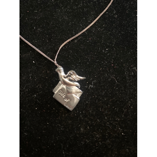 49A - 925 silver necklace with pendant of a dove carrying letters saying ‘gift of love’ - 4.7g