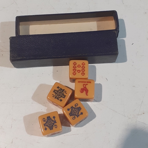 90 - Vintage mahjong dice in box. Nice condition