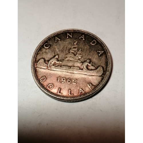 22A - Canada 1962 silver dollar (23.3276 grams of 0.800 silver)