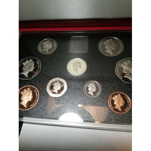 28A - 1992 proof set 1 pound to 1p includes 2 x 50p and the rare Presidency of EU Council with 2 dates (10... 