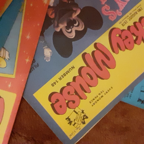 160A - Vintage Mickey Mouse comics 1970s.  Consecutive numbers 141 to 160. Numbers 145, 146 and 159 missing... 