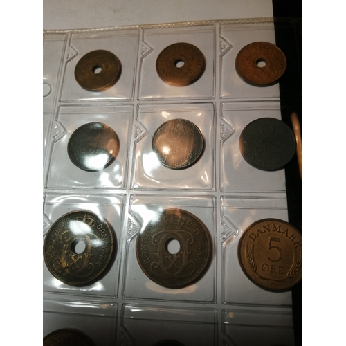 32A - Large collection of Danish coinage (67 coins)