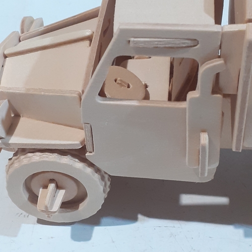 261 - Collectible made up ready to paint kit model truck