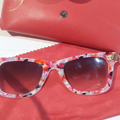 262 - Genuine Ray ban sunglasses. Wayfarer. RB21401022/32. Some very hardly noticeable light surface wear ... 