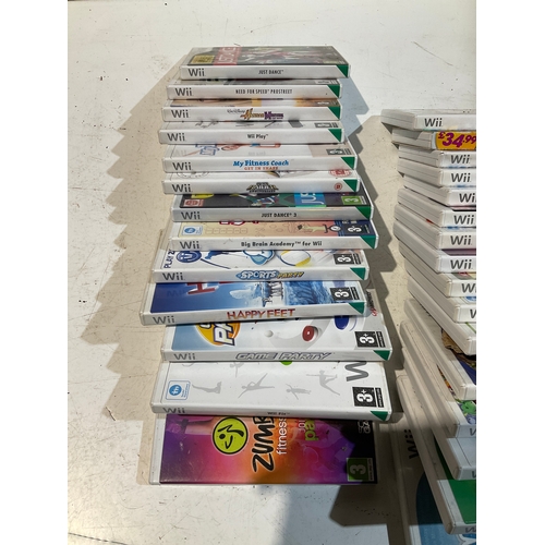 275 - Large collection of Wii games and Nintendo ds