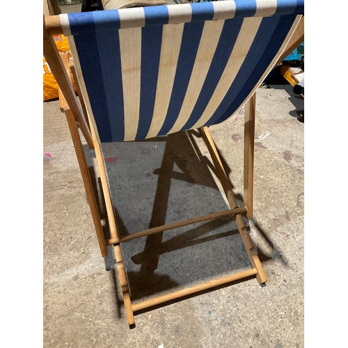 278 - Get ready for summer and be the envy of the neighbours with this vintage deckchair